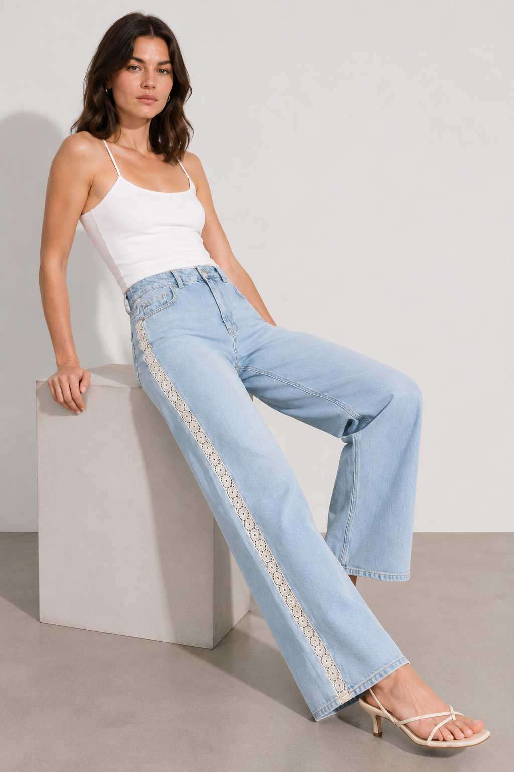 Dantel Detaylı Jean