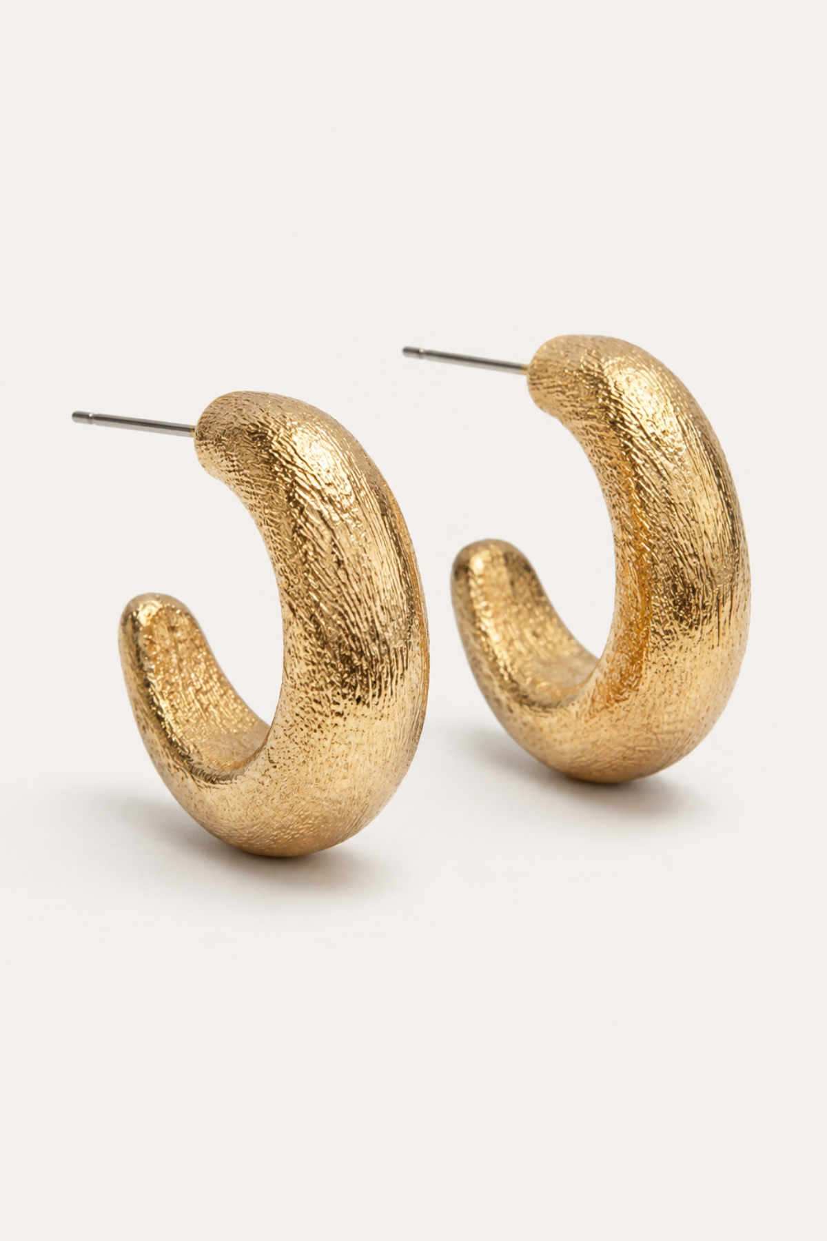 Mat Yarım Küre Gold Küpe - ürün görünümü
