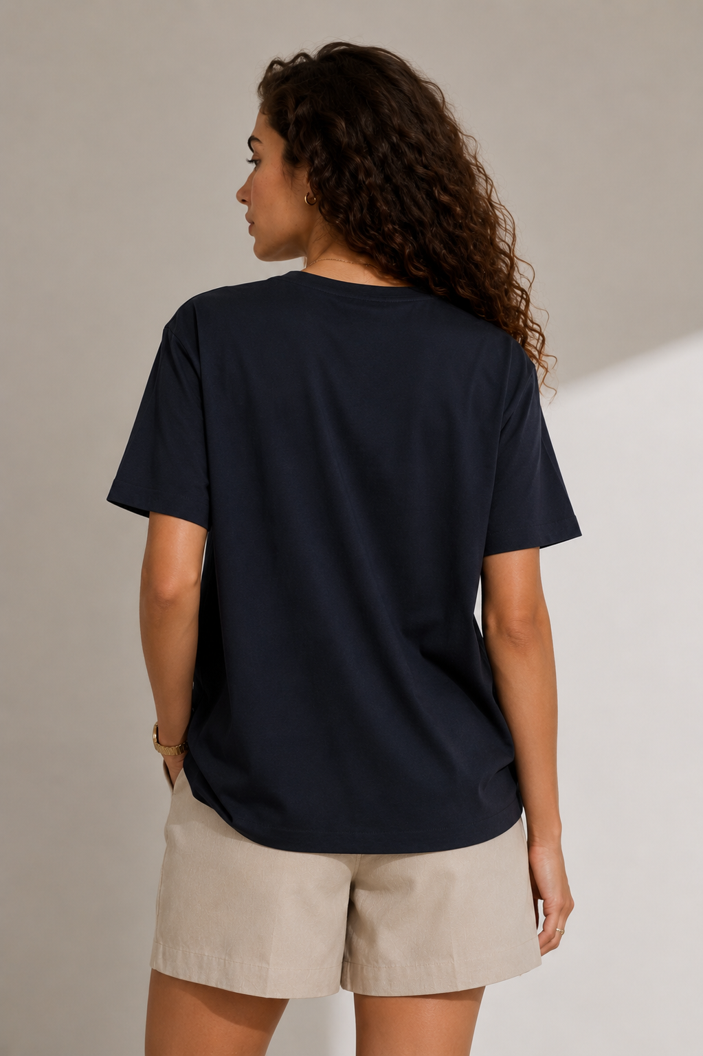 Siyah Dökümlü Kadın T-Shirt