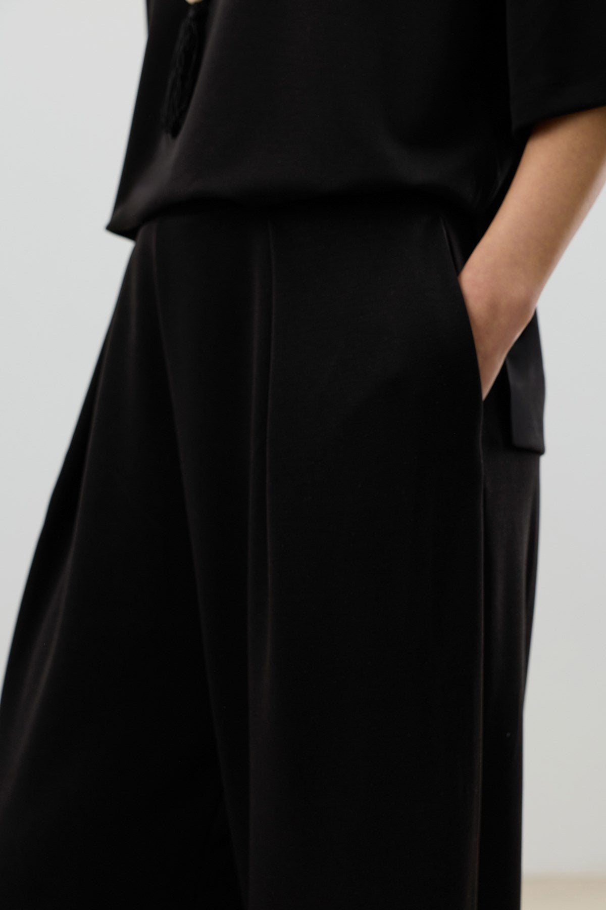 Siyah Modal Karışımlı T-Shirt Pantolon Takım